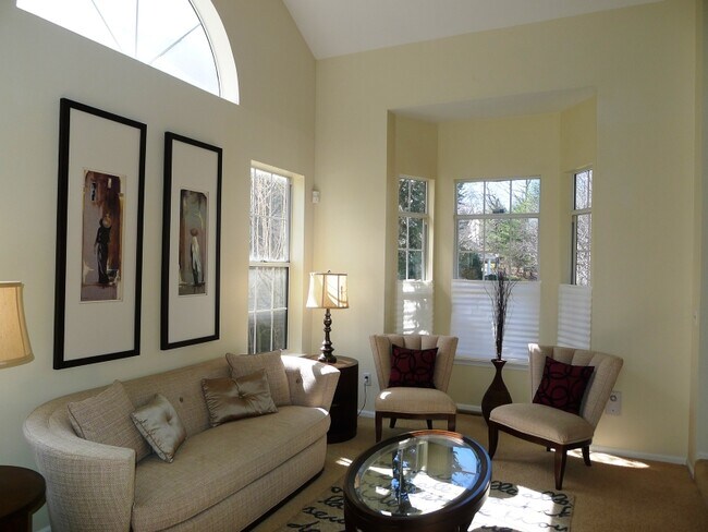 Foto del edificio - 80 Hartley Ln