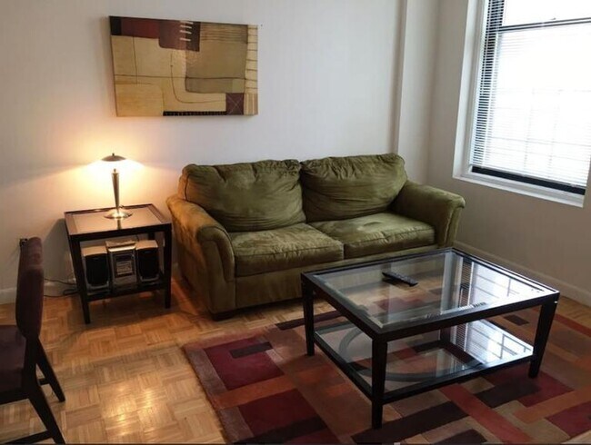 Building Photo - *NO FEE* BRAND NEW RENOVATIONS--HIGH CEILI...