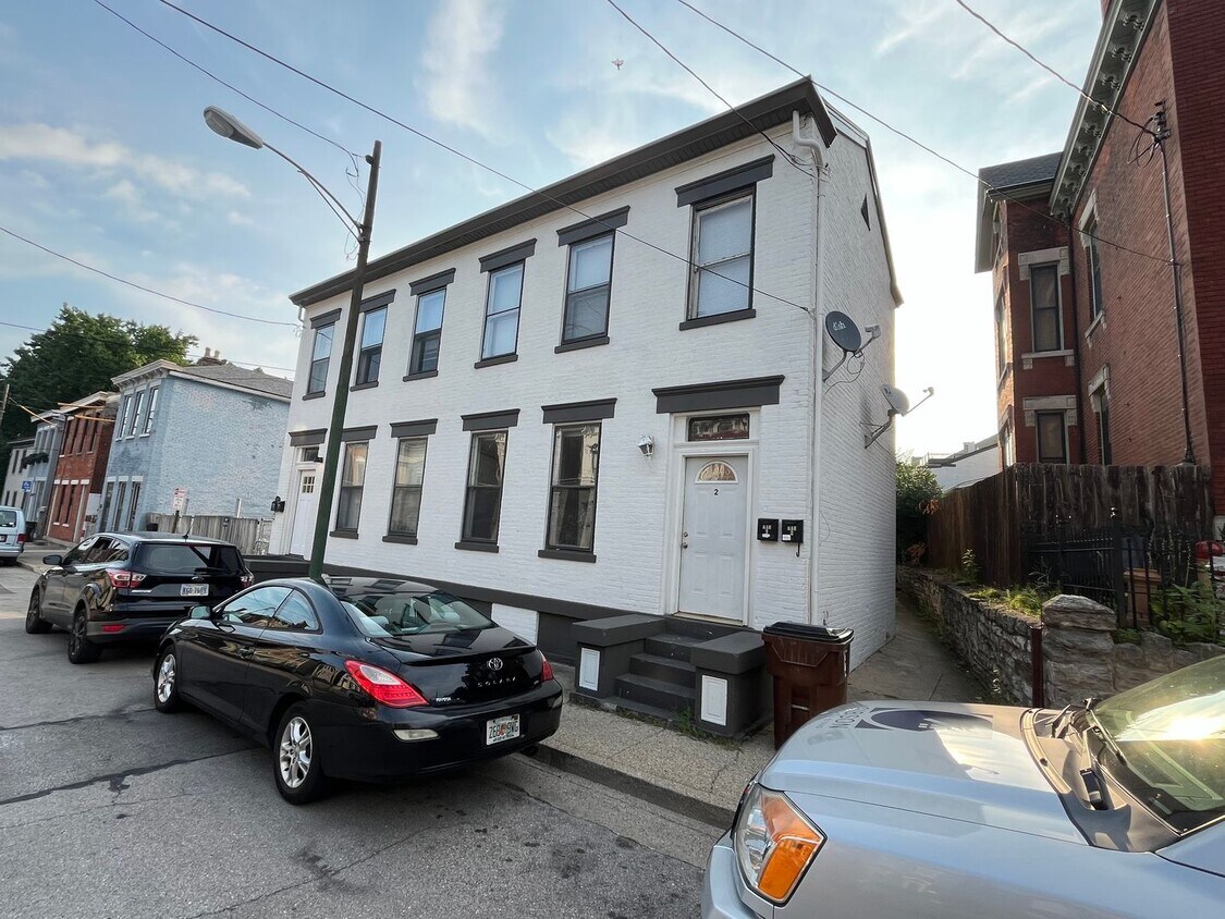 Primary Photo - 818 Main St.
