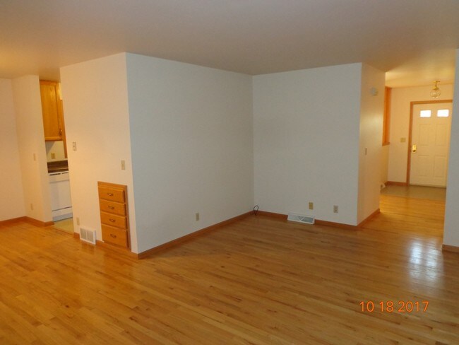 living room - 823 Cranberry Cir