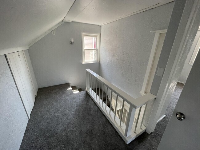 Building Photo - 701 E 155th St