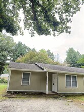 Building Photo - 105 Lewis Cir