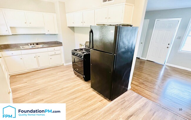 Foto del edificio - 4235 Argonne St