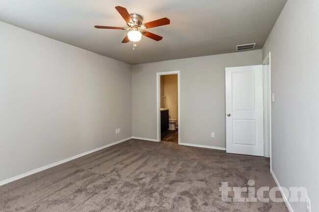 Foto del edificio - 1932 Bluethroat