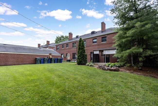 Foto del edificio - 634 Blenheim Rd