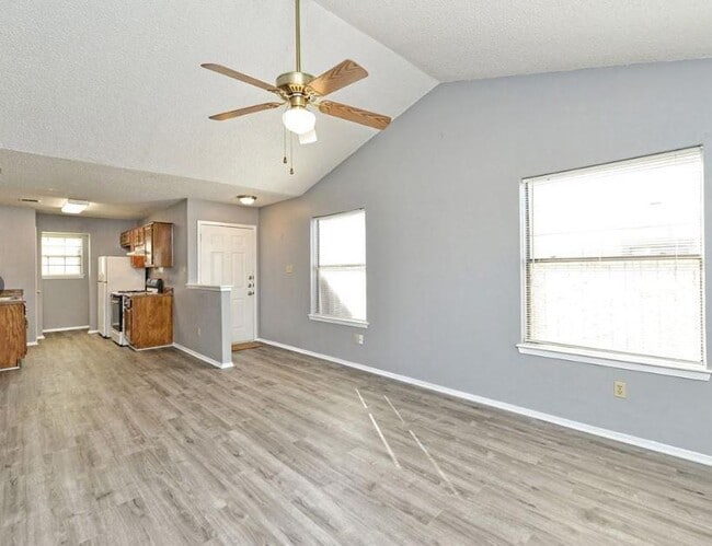 Building Photo - 12320 Alderbrook Dr