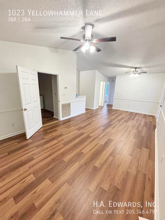 Foto del edificio - 1023 Yellowhammer Ln