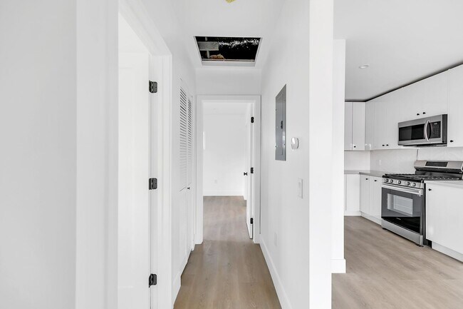 Interior Photo - Modern 1 & 2 Beds in Vibrant Hollywood: 5606 Lexington Offers Gated Entry & In-Unit Laundry!