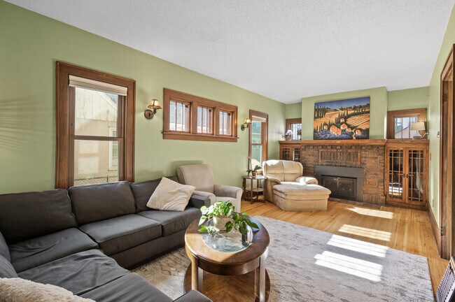 Building Photo - 4704 Minnehaha Ave