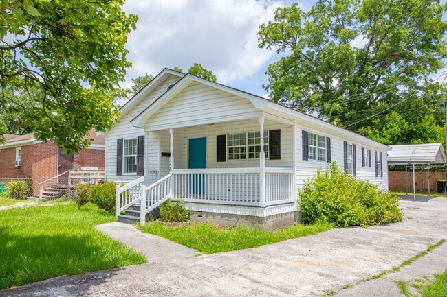 Building Photo - Updated 3BR/2BA Home in Edgemere | Corner ...