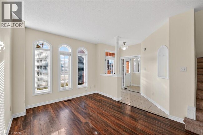 Photo du bâtiment - 461 Hwy 8