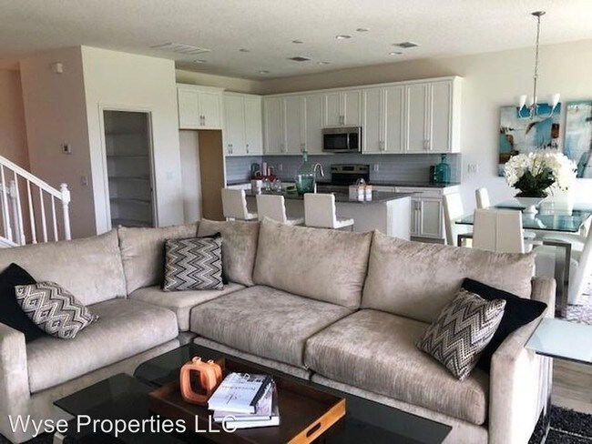Foto del edificio - 5 br, 4 bath House - 2246 Crofton Avenue