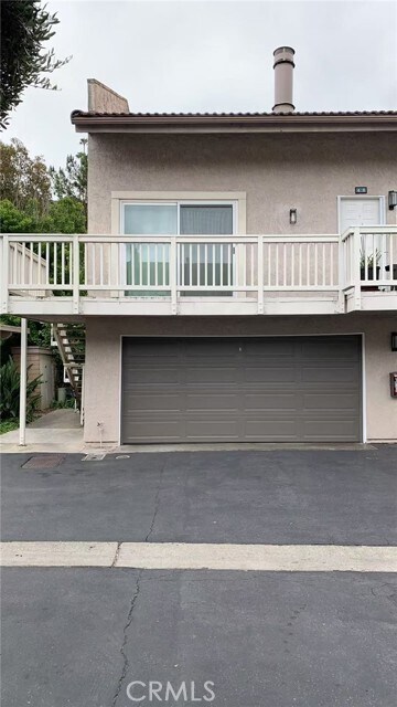 Foto del edificio - 23821 Hillhurst Dr