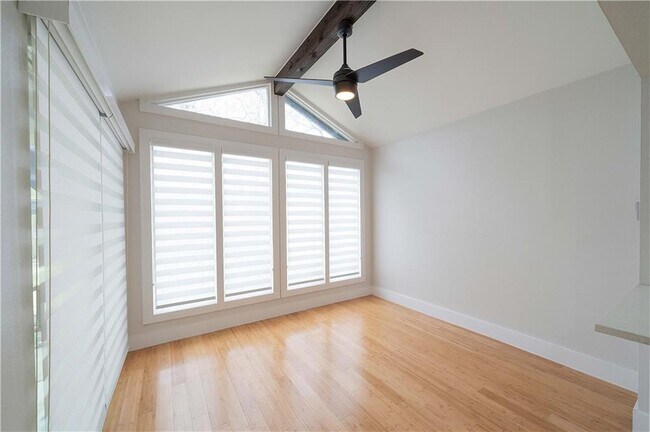 Building Photo - 2515 Berkett Dr