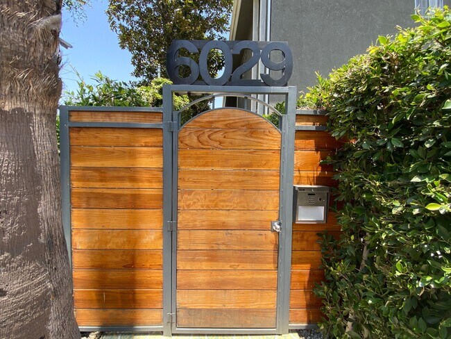 Building Photo - 6029 Carlton Way, Unit 38