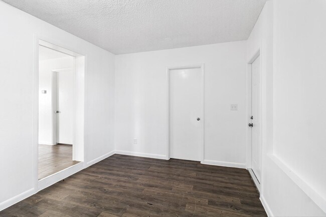 Foto del edificio - 3 bedroom 1 bathroom single family house!