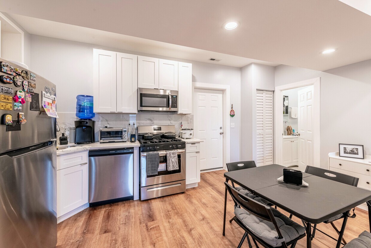 Foto principal - 7331 N Honore St