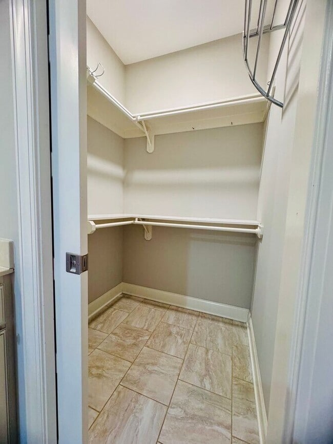 Building Photo - 1665 Quail Cir