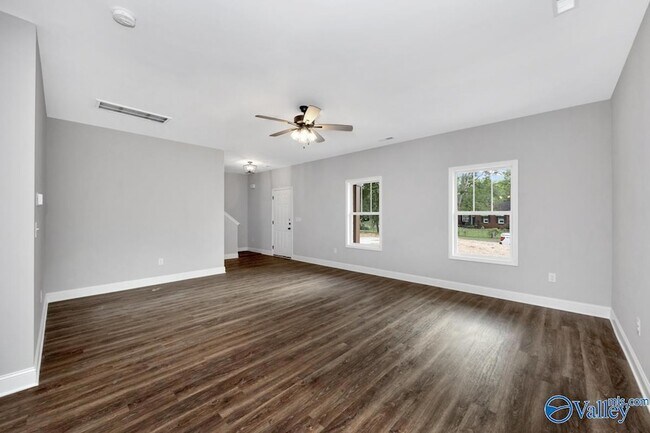 Foto del edificio - 1713 Golf Club Ln NW