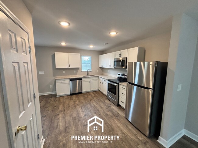 Foto del edificio - Family-Friendly 3BR Odenville Home with Stainless Steel Appliances & Spacious Backyard