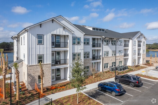 Building Photo - The Clarke at Kendall Town Apartments