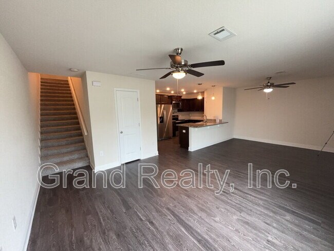 Foto del edificio - 5033 Peach Dr