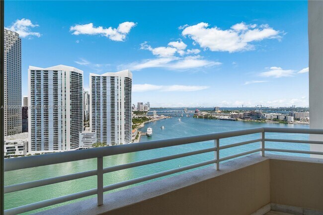 Building Photo - 888 Brickell Key Dr