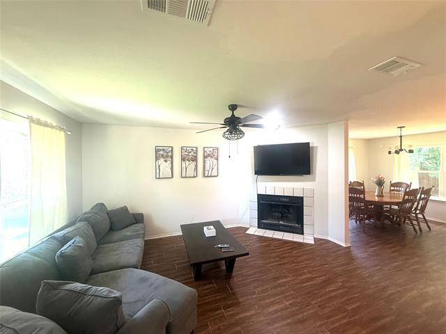 Foto del edificio - 1212 Eagle Lake Dr