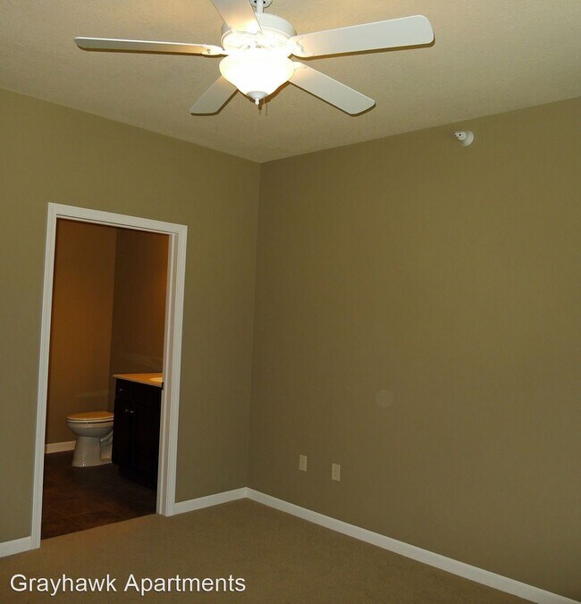 Building Photo - 2821 Talon Dr