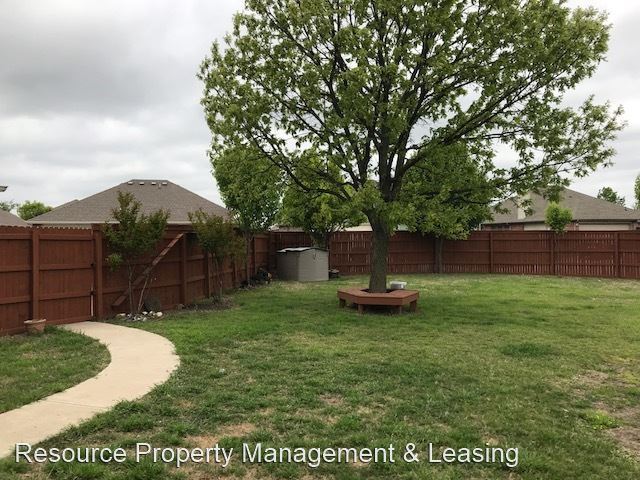 Building Photo - 4 br, 2.5 bath House - 105 Foxtail Ct.