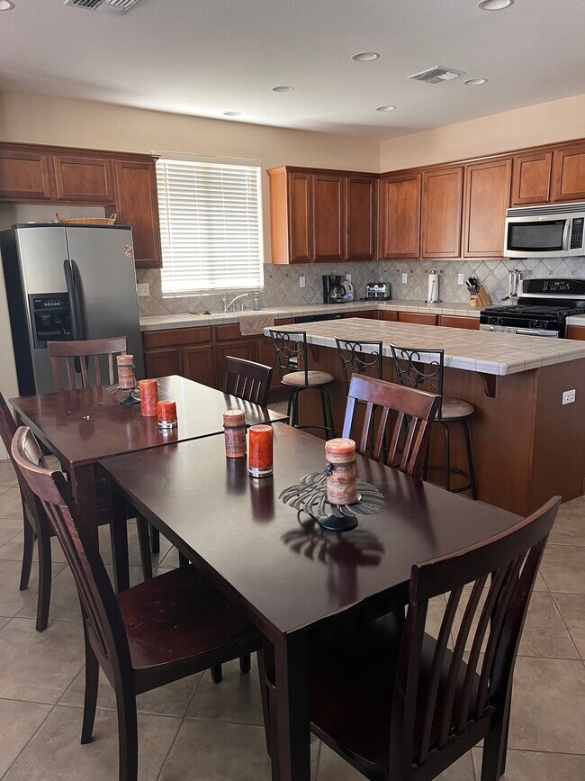 Foto del edificio - 1740 Greenfield Dr