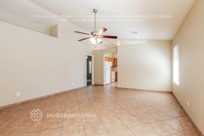 Building Photo - 8622 E Natal Ave