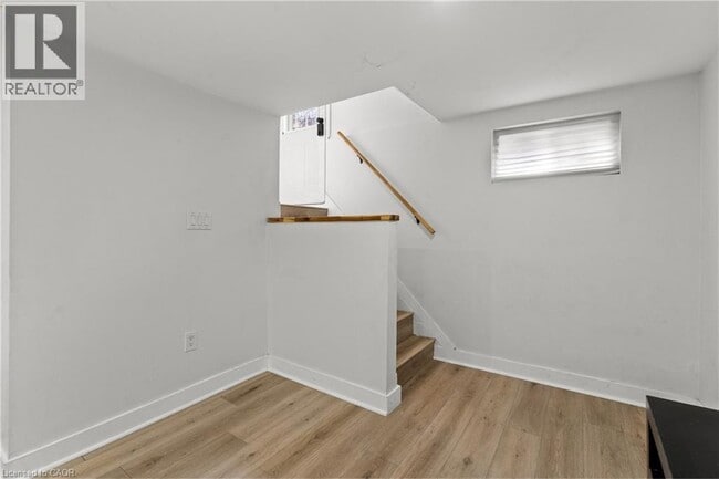 Building Photo - 25 Castlefield Dr