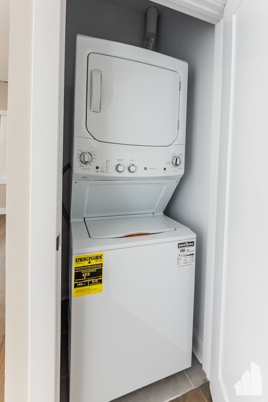 Foto del edificio - 3401 W Fullerton Ave