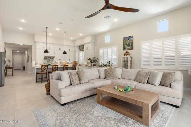Foto del edificio - 21387 W Meadowbrook Ave