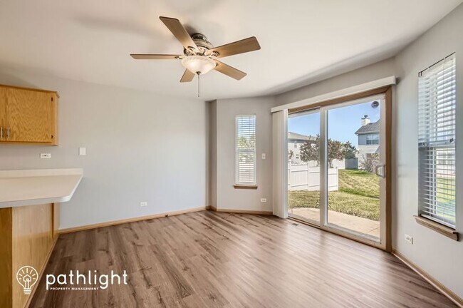 Building Photo - 2106 Primrose Dr