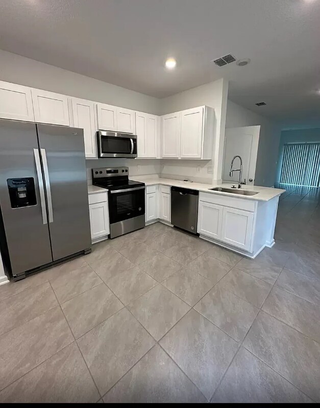 Foto del edificio - 79 Blue Hvn Rd