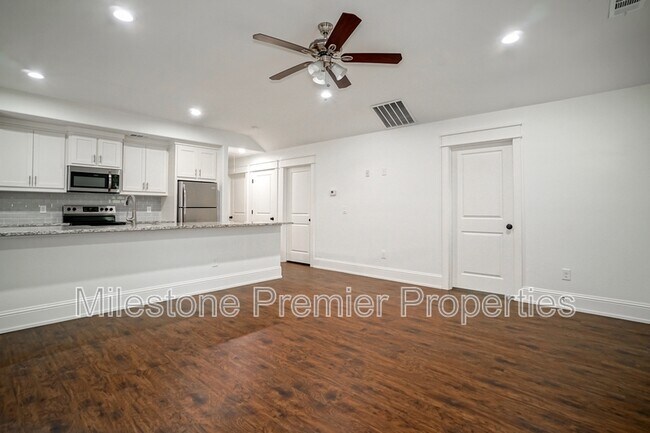 Foto del edificio - 423 W Walker St