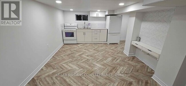 Building Photo - 6254 Churchill St