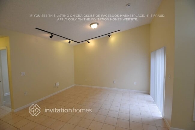 Building Photo - 14056 Langley Pl