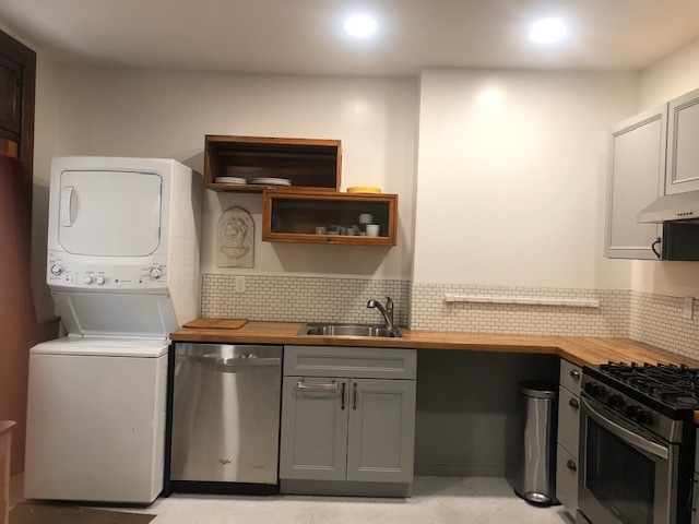 Washer Dryer in Unit - 514 S Bond St