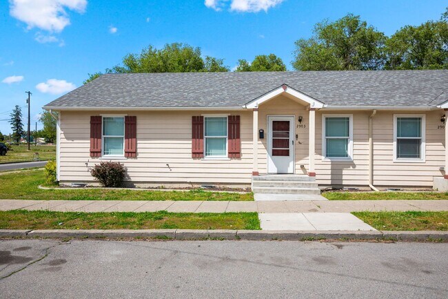 Building Photo - 2903-2907 E. 4th Ave.