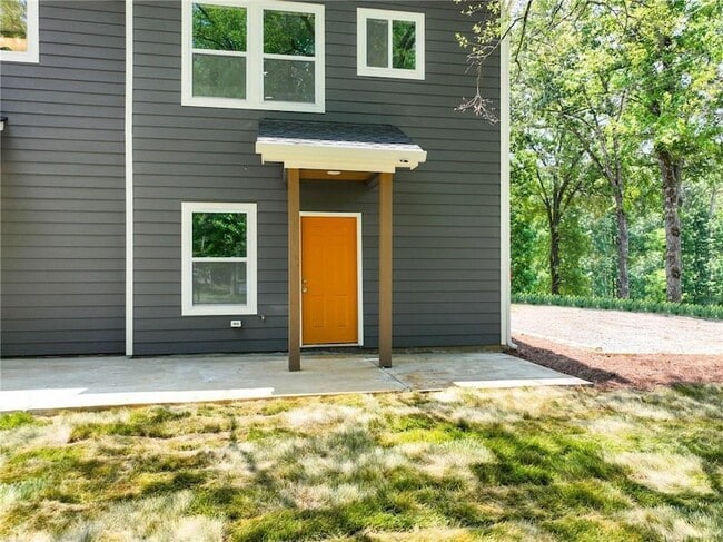 Building Photo - 87 Hennon Dr NW