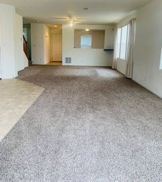 Foto del edificio - 3 Bedroom 2 Bathroom Townhome Close to DIA