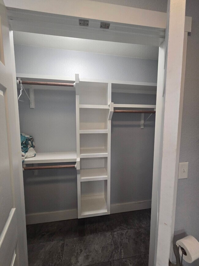 Foto del edificio - 1305 N Main St