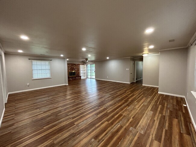 Building Photo - 3117 NW Brent Cir