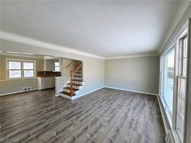 Foto del edificio - 9516 Alexander Rd