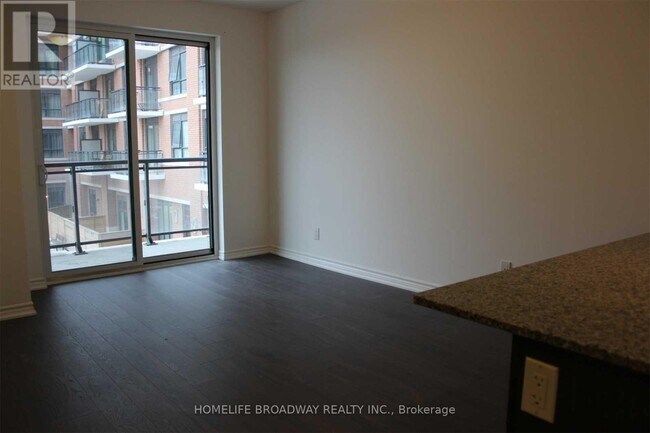 Photo du bâtiment - 11611 Yonge St