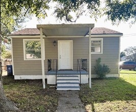 Building Photo - 2501 Delille St