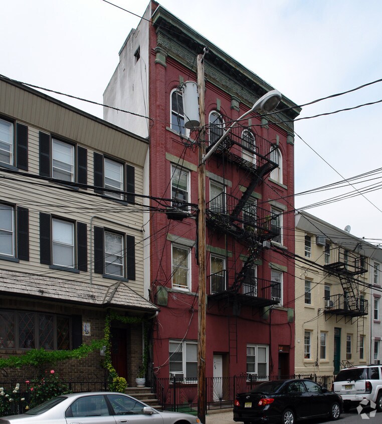 Primary Photo - 53 Madison St